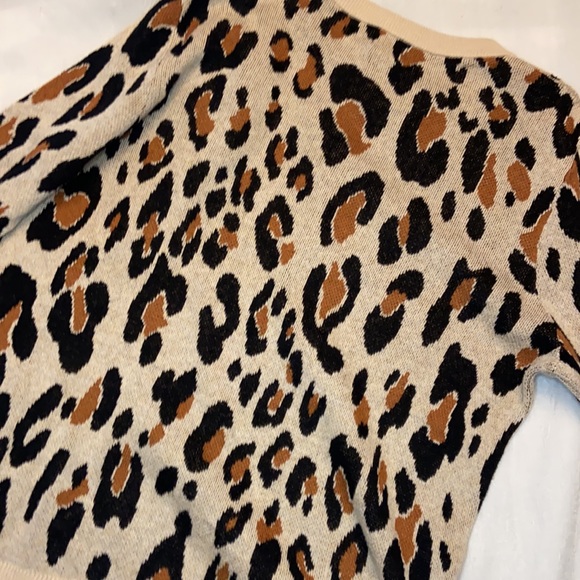 A New Day Leopard Print Sweater Size L - Picture 4 of 4
